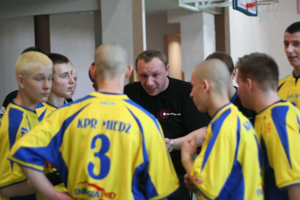 Dziewiątka lepsza w derbach
