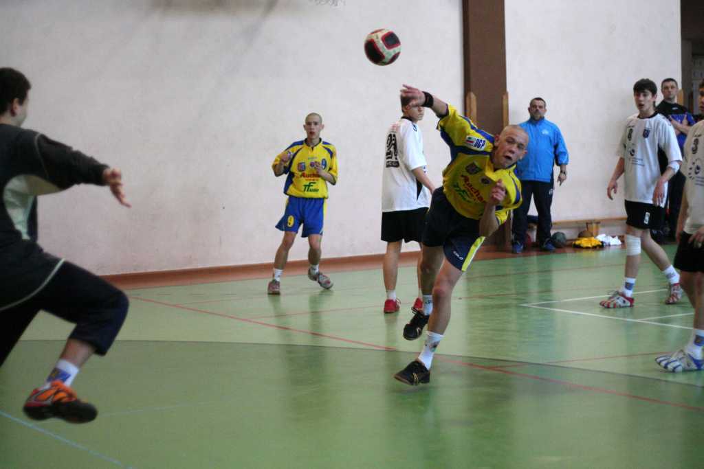 Dziewiątka lepsza w derbach
