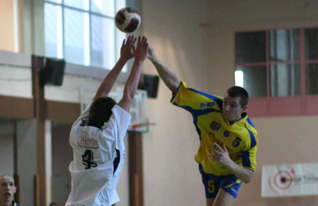 Dziewiątka lepsza w derbach
