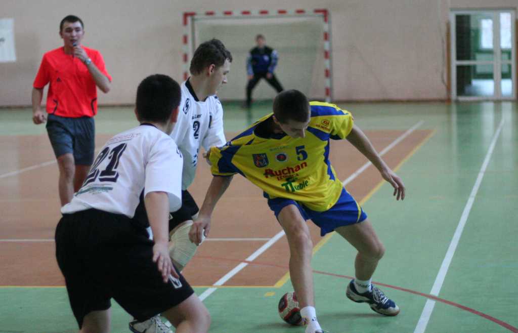 Dziewiątka lepsza w derbach
