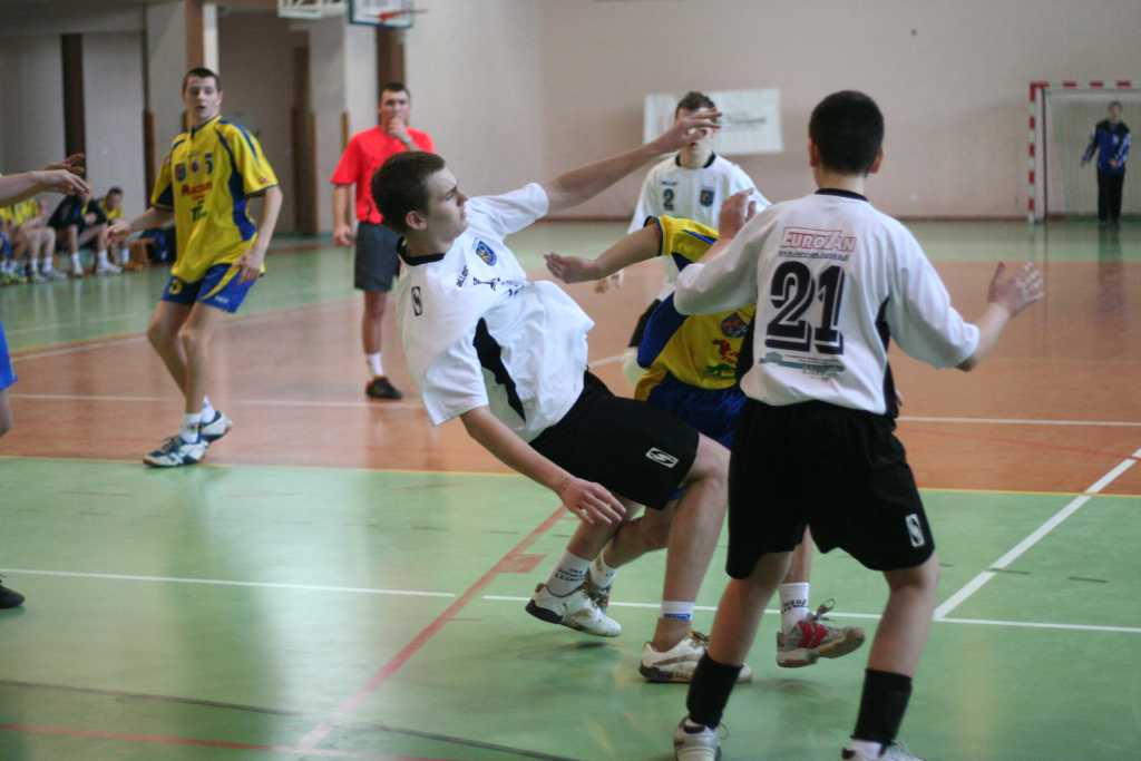 Dziewiątka lepsza w derbach
