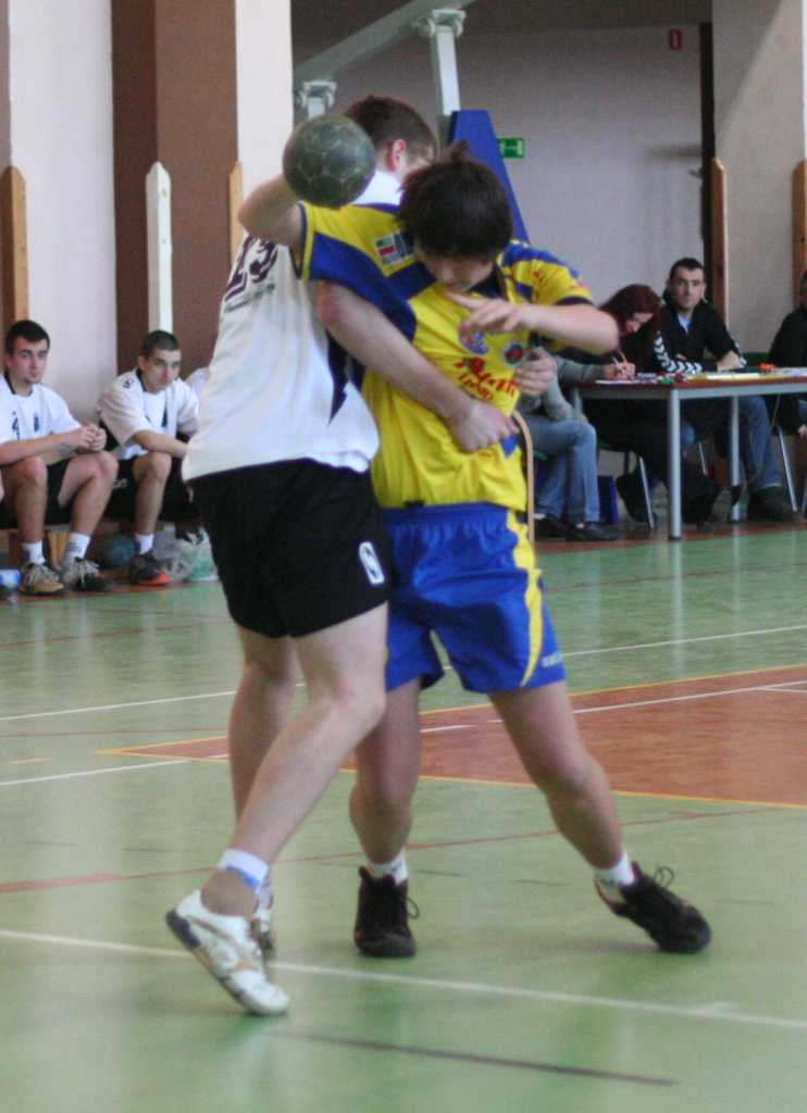 Dziewiątka lepsza w derbach
