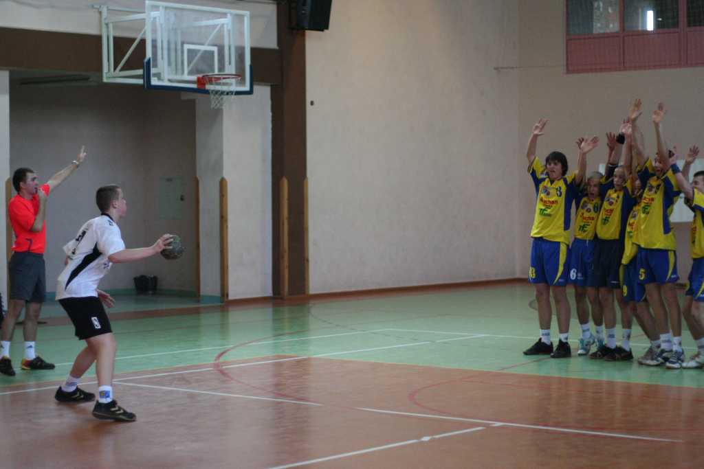 Dziewiątka lepsza w derbach
