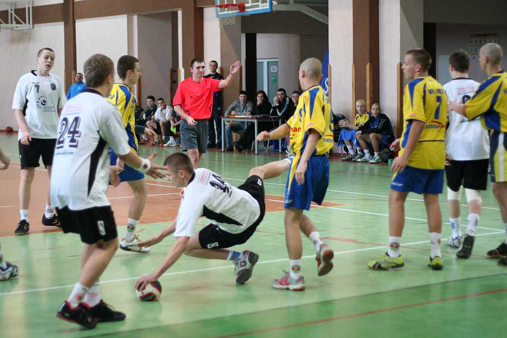 Dziewiątka lepsza w derbach
