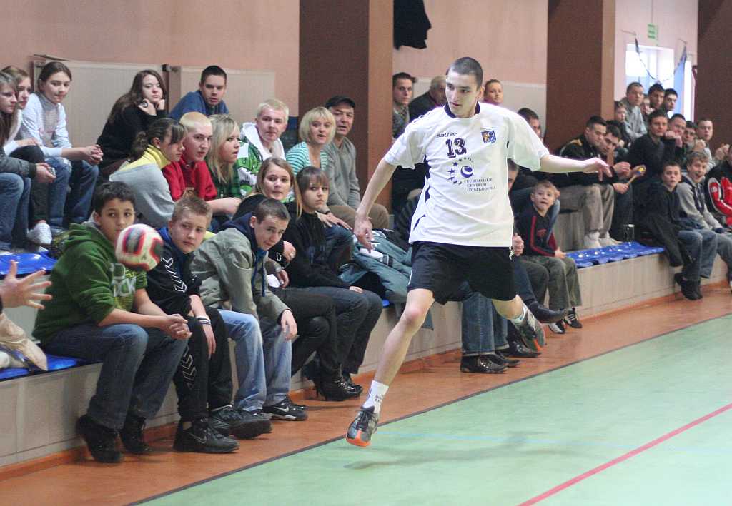 Dziewiątka lepsza w derbach
