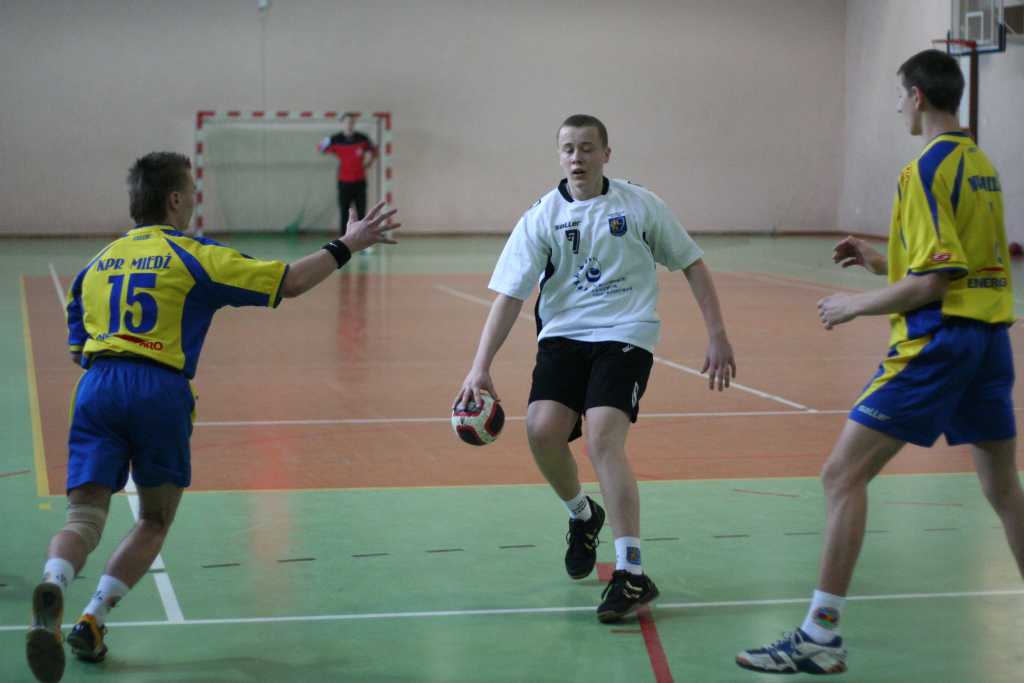 Dziewiątka lepsza w derbach
