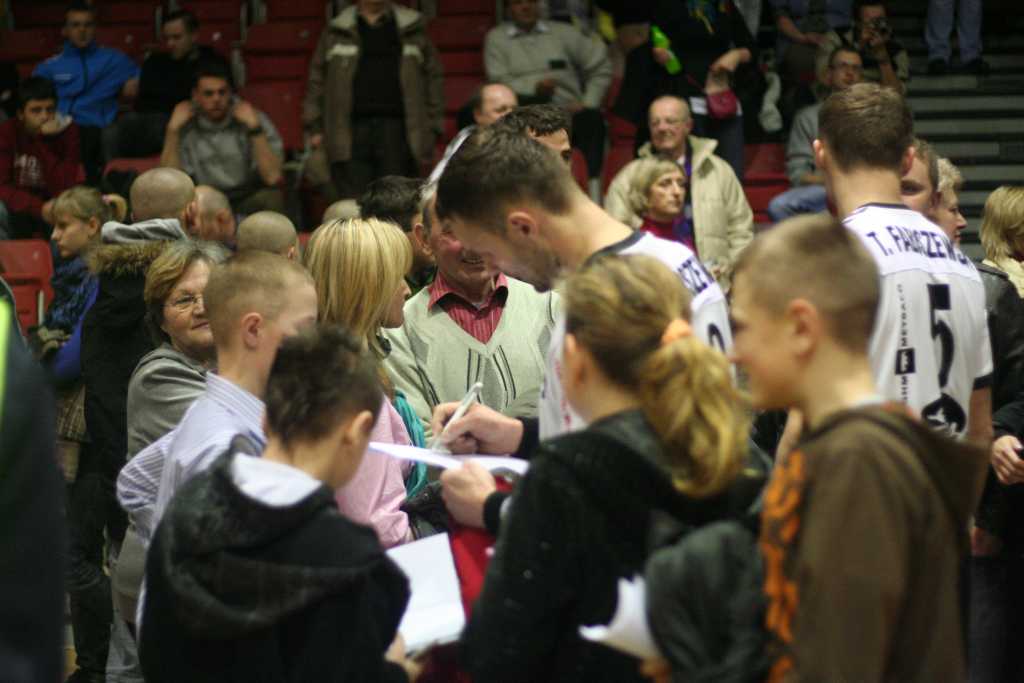 Piłkarze ręczni Miedzi pokazali charakter