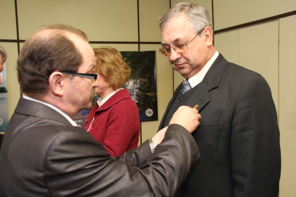 Odznaczyli powiatowych urzędników 
