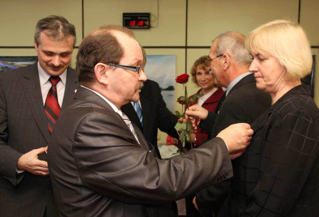 Odznaczyli powiatowych urzędników 
