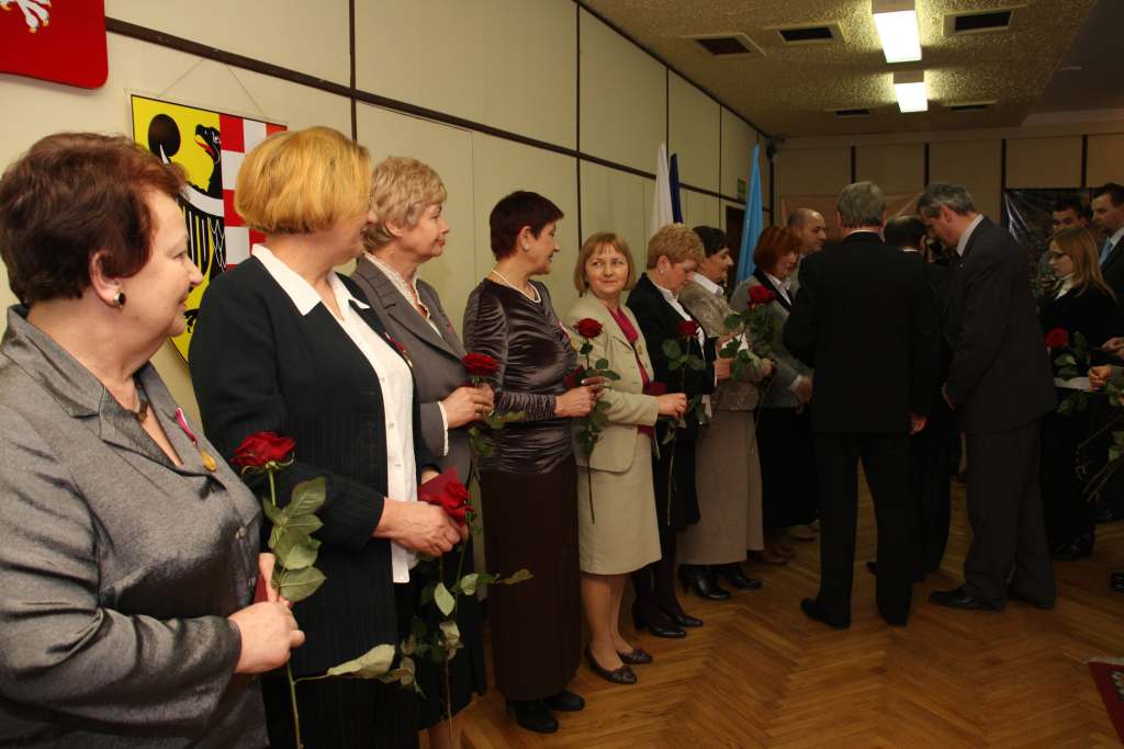 Odznaczyli powiatowych urzędników 
