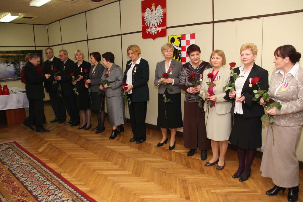 Odznaczyli powiatowych urzędników 
