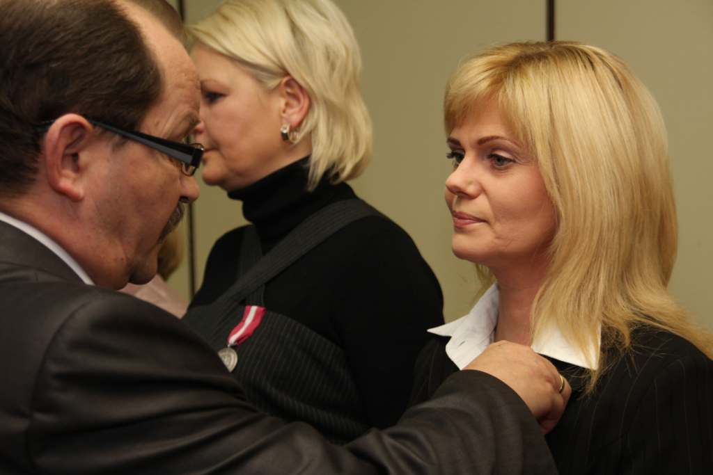 Odznaczyli powiatowych urzędników 
