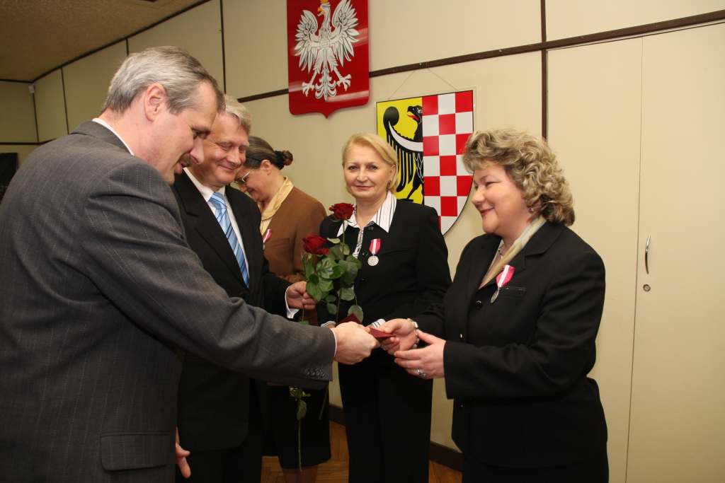 Odznaczyli powiatowych urzędników 
