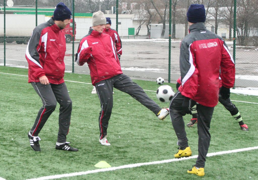 Piłkarze Miedzi trenują