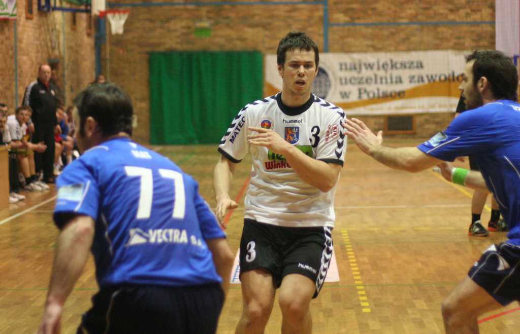 Miedź przegrała z Wisłą i sędziami