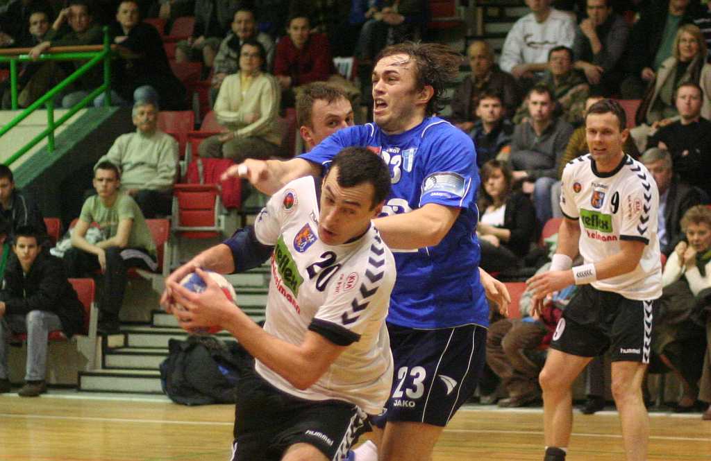 Miedź przegrała z Wisłą i sędziami