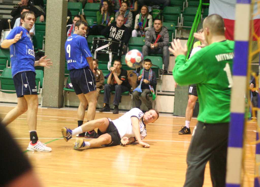 Miedź przegrała z Wisłą i sędziami