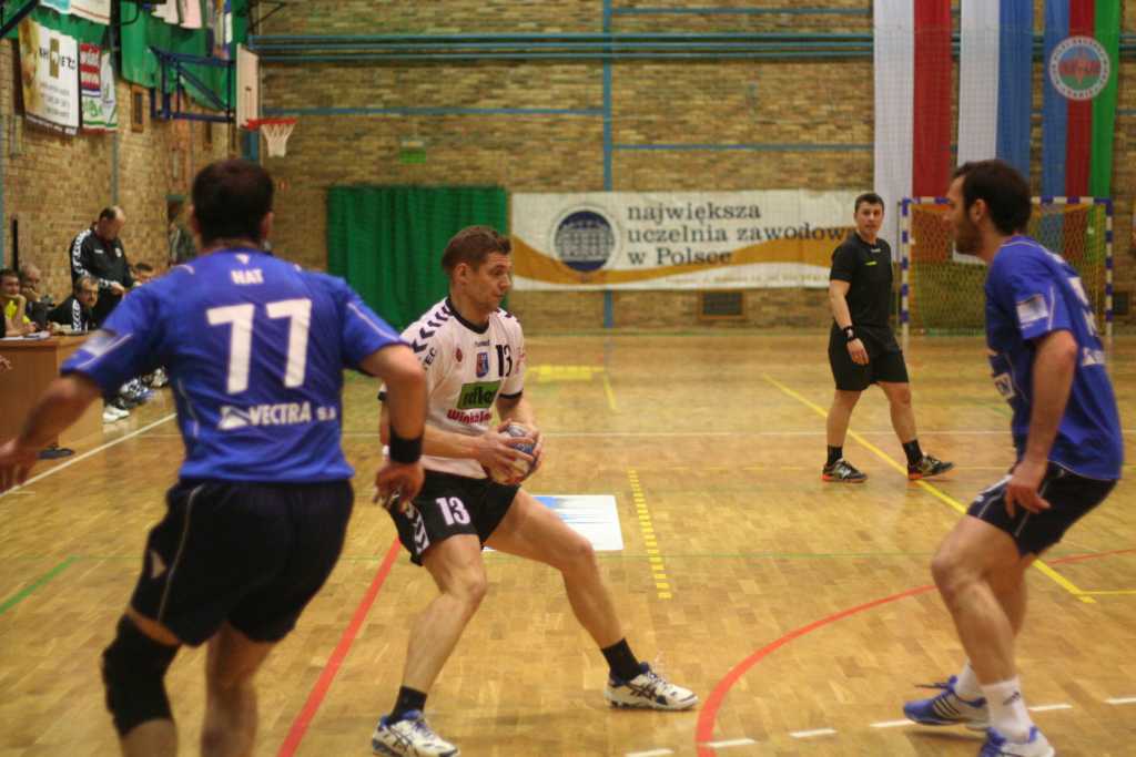 Miedź przegrała z Wisłą i sędziami