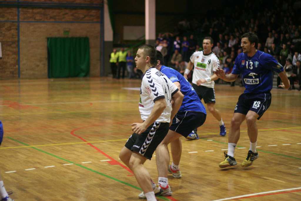 Miedź przegrała z Wisłą i sędziami