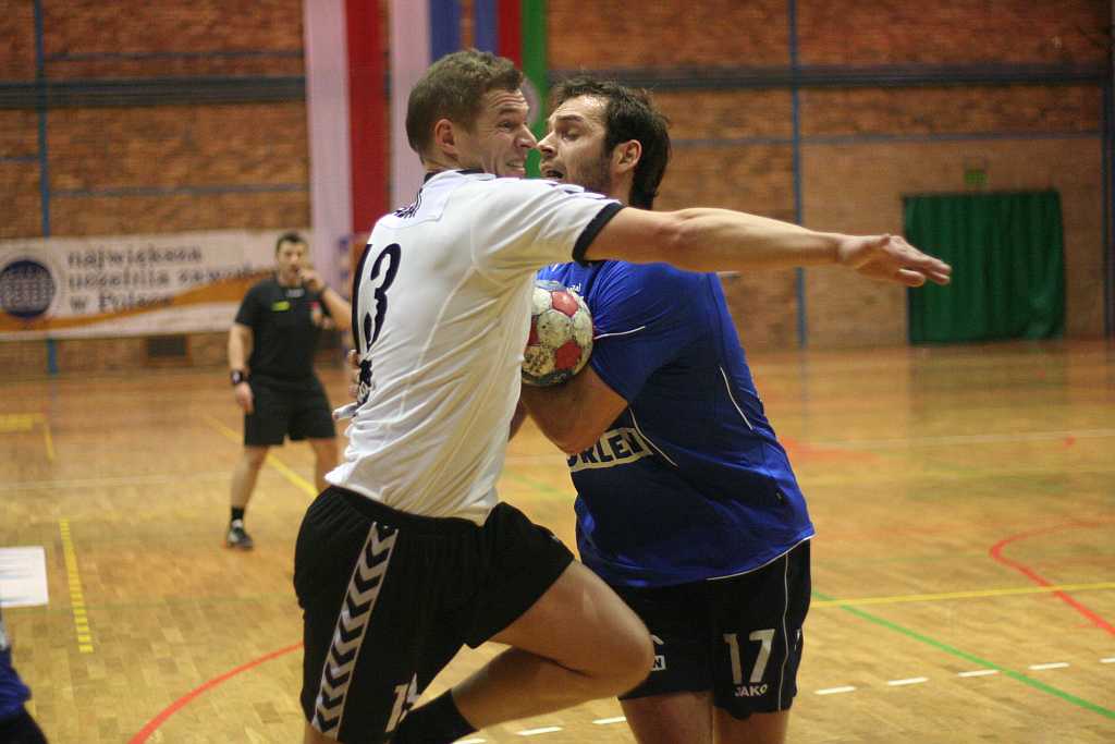 Miedź przegrała z Wisłą i sędziami