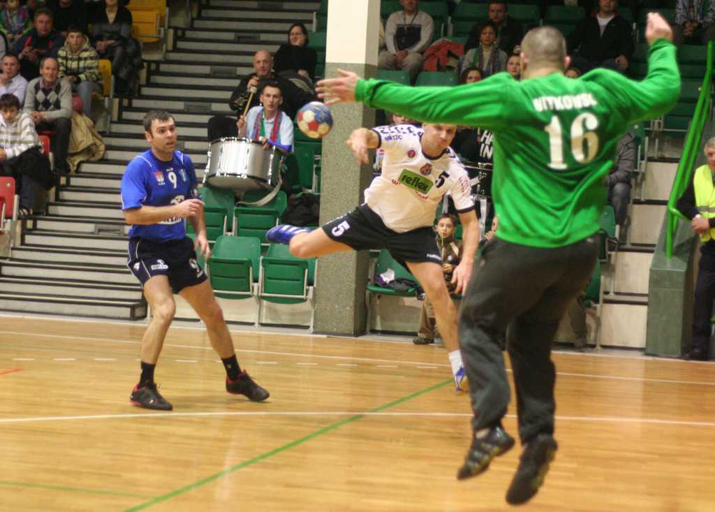 Miedź przegrała z Wisłą i sędziami