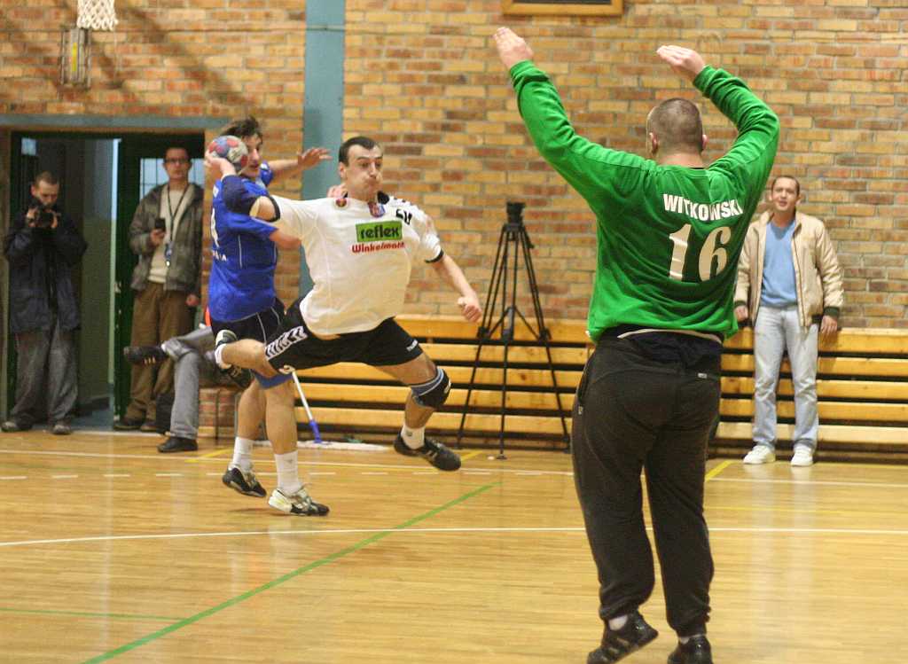 Miedź przegrała z Wisłą i sędziami