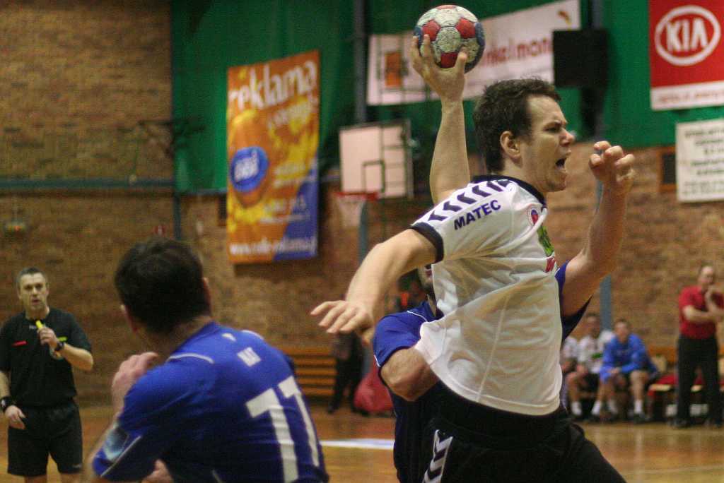 Miedź przegrała z Wisłą i sędziami