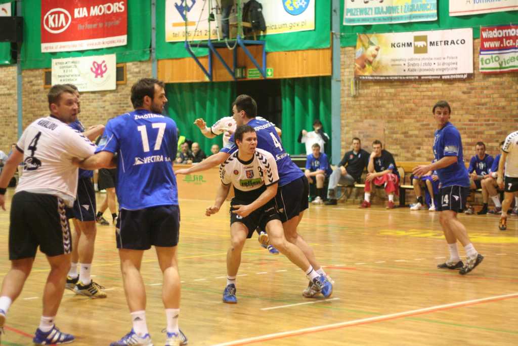 Miedź przegrała z Wisłą i sędziami