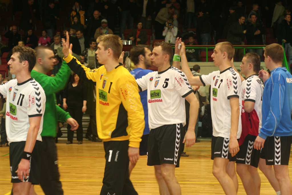 Miedź przegrała z Wisłą i sędziami