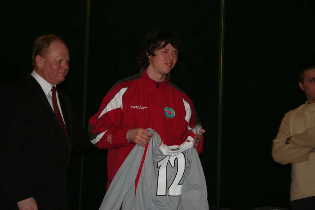 Piłkarze przegrali z Robertem Janowskim