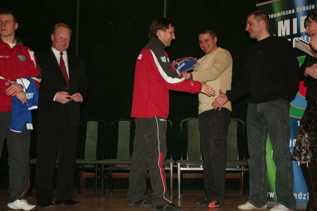 Piłkarze przegrali z Robertem Janowskim