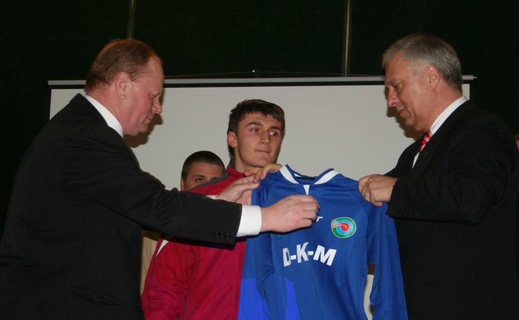 Piłkarze przegrali z Robertem Janowskim