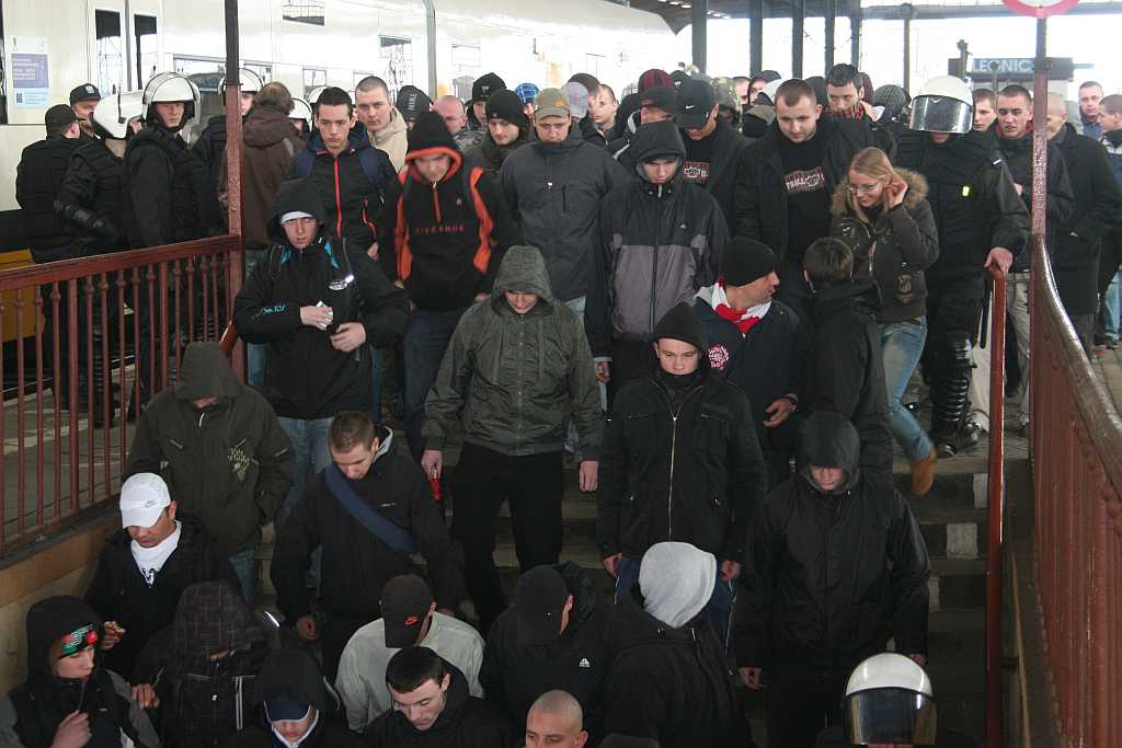 Kibice pod specjalnym nadzorem