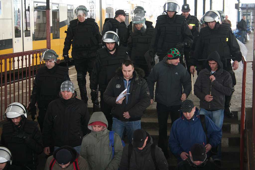 Kibice pod specjalnym nadzorem