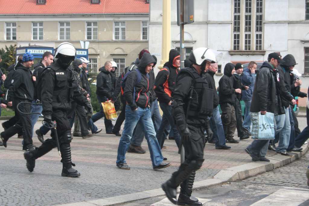 Kibice pod specjalnym nadzorem