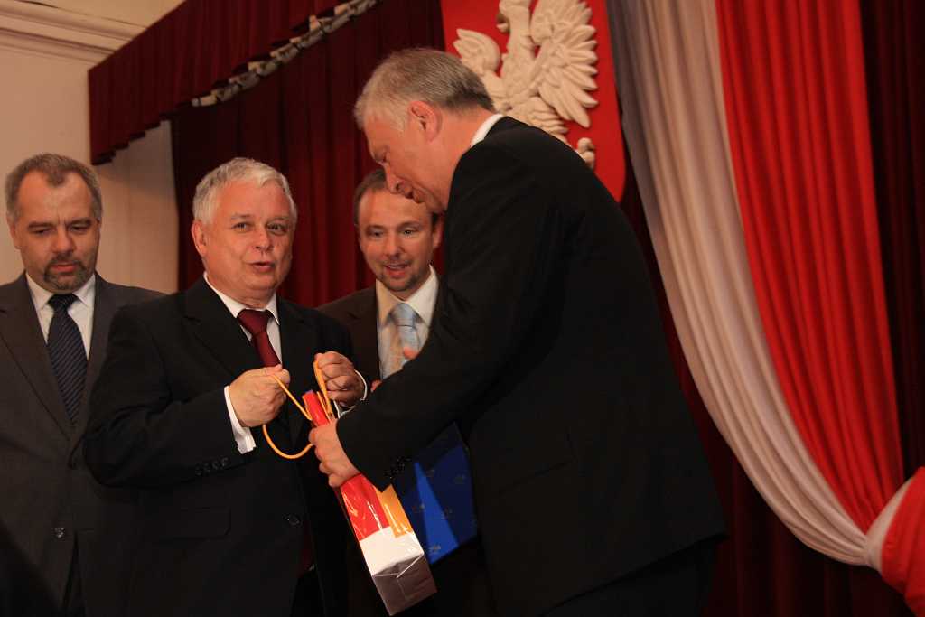 Kaczyński uhonorował „bombiarzy”

