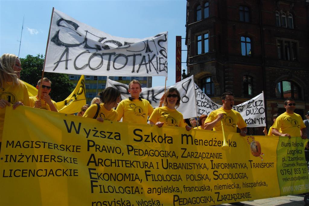 Studenci przejęli władzę w mieście