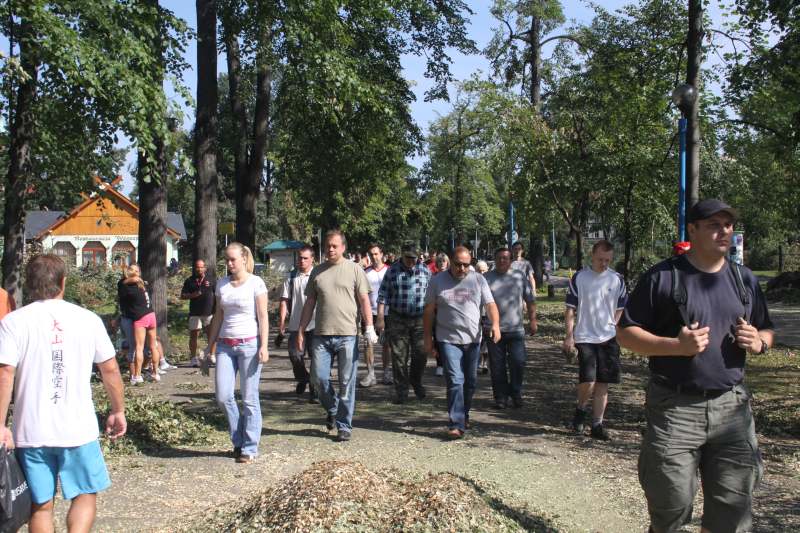 Pospolite ruszenie w legnickim parku