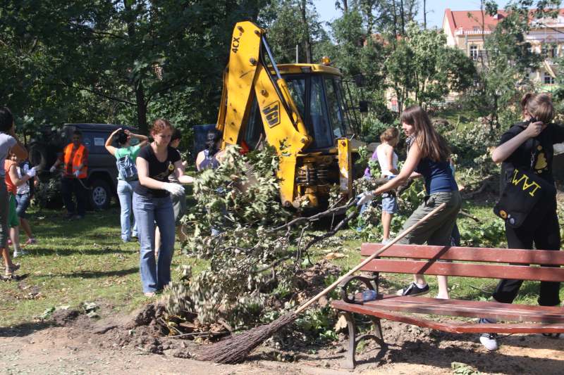 Pospolite ruszenie w legnickim parku