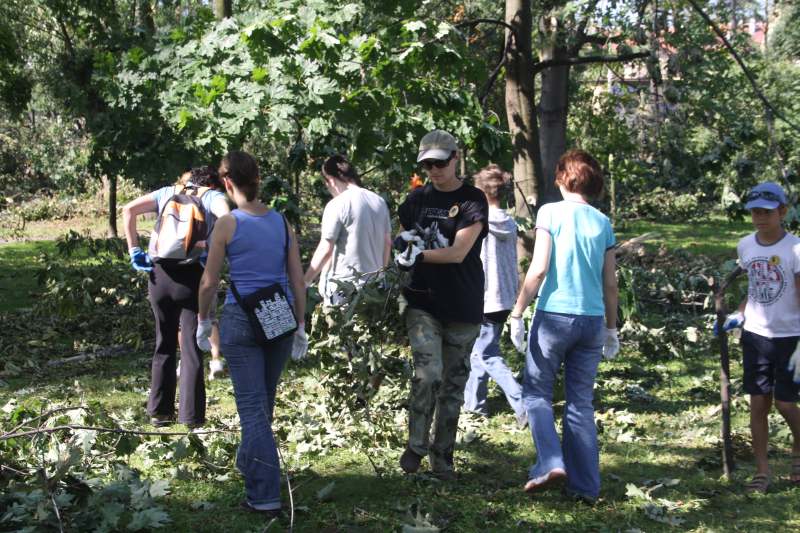 Pospolite ruszenie w legnickim parku