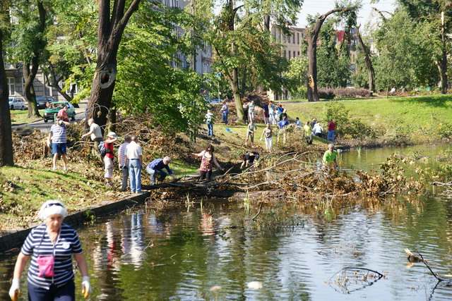Sprzątanie parku