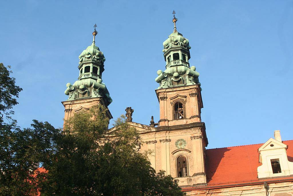 Najazd klubowiczów na klasztor