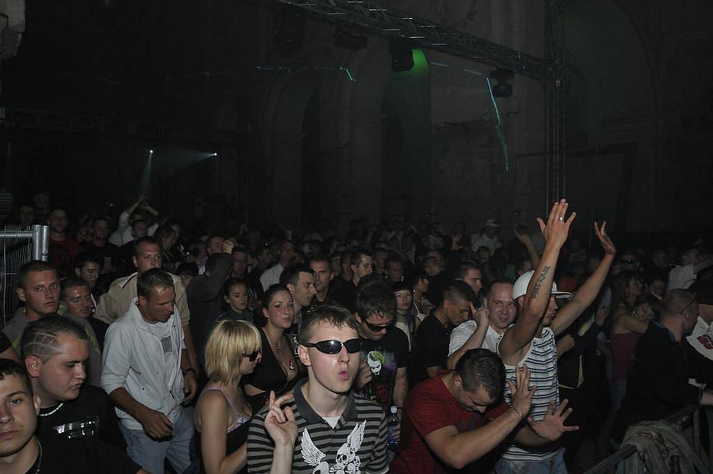 Najazd klubowiczów na klasztor