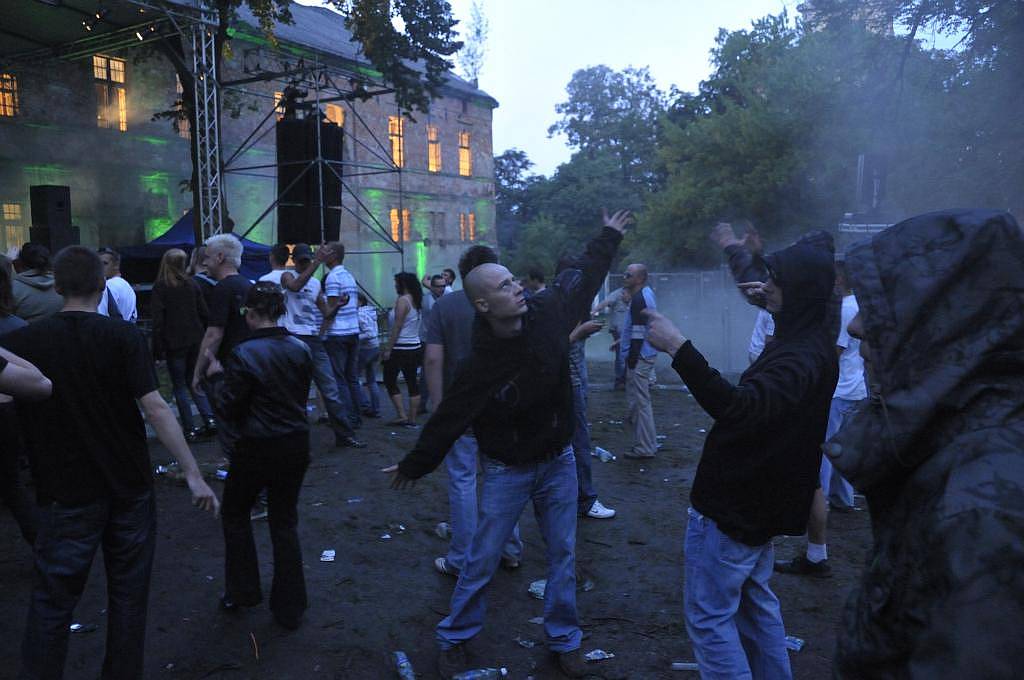 Najazd klubowiczów na klasztor