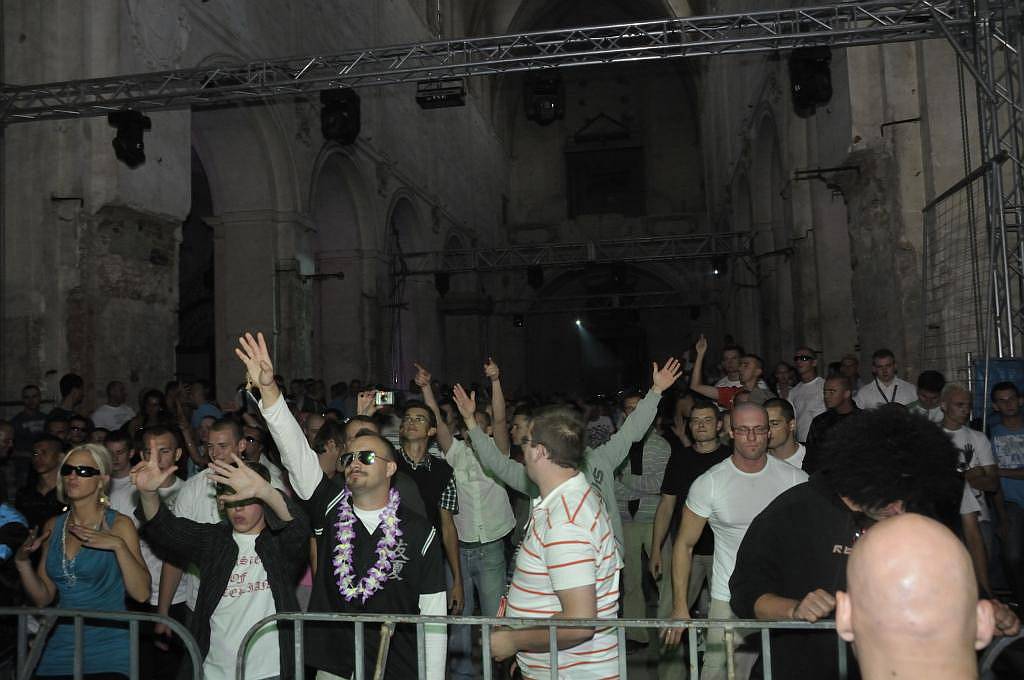 Najazd klubowiczów na klasztor