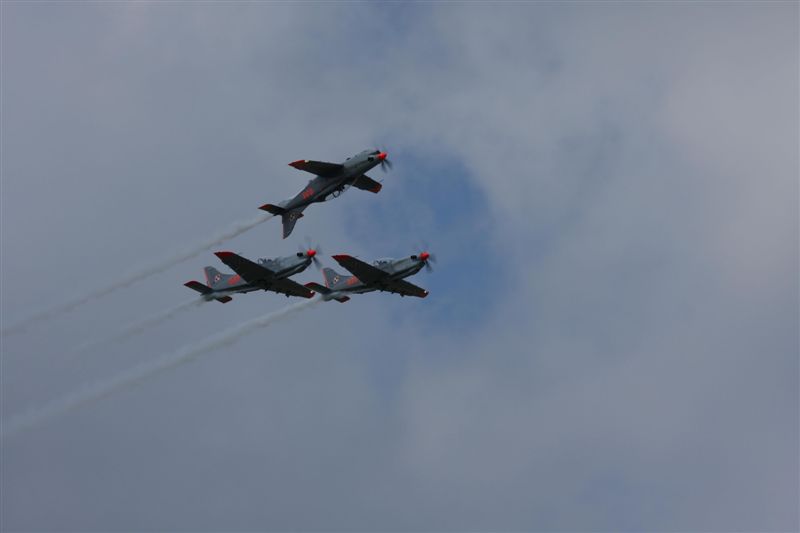 AIR SHOW
