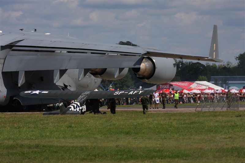 AIR SHOW