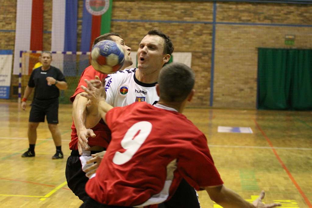 Dwa oblicza szczypiornistów Miedzi