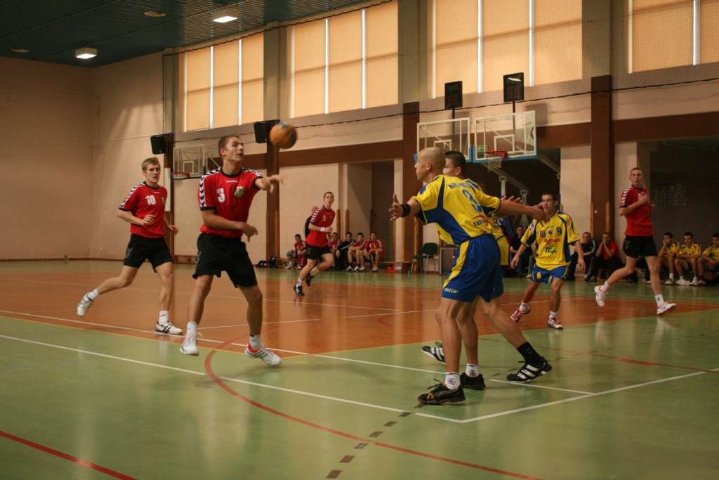 Faworyt nie dał szans Siódemce