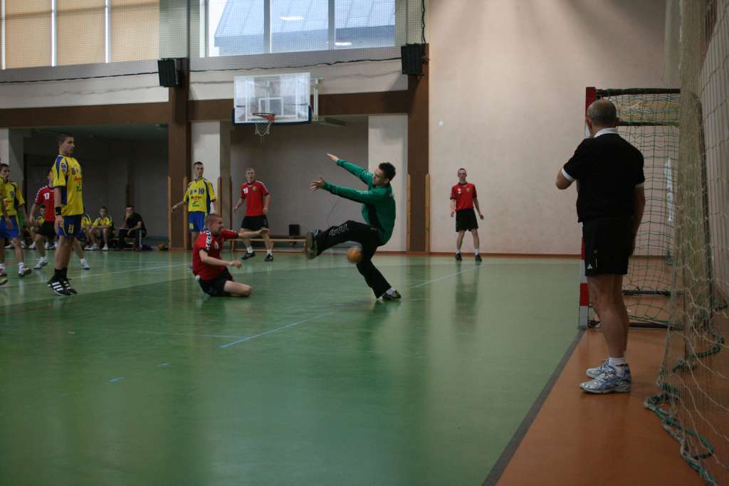 Faworyt nie dał szans Siódemce